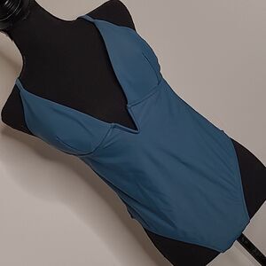 1 piece swimwear with lightly padded bra